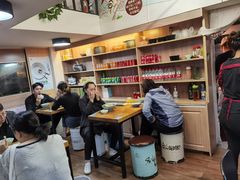 大堂-家味螺蛳粉&烤鱼(安远路店)