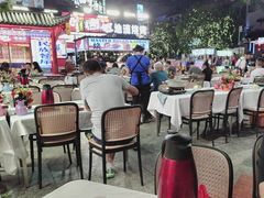 -刘姐啤酒鱼民族演艺餐厅(西街总店)