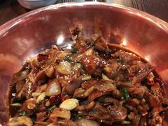 -虾弄弄海派小龙虾·牛羊蝎子火锅