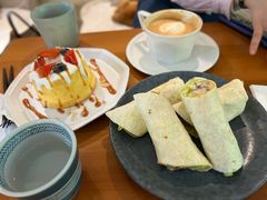 -彳亍咖啡·这里(水湾路店)