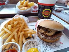 蘑菇牛肉汉堡-FATBURGER 特富客汉堡(外交公寓店)