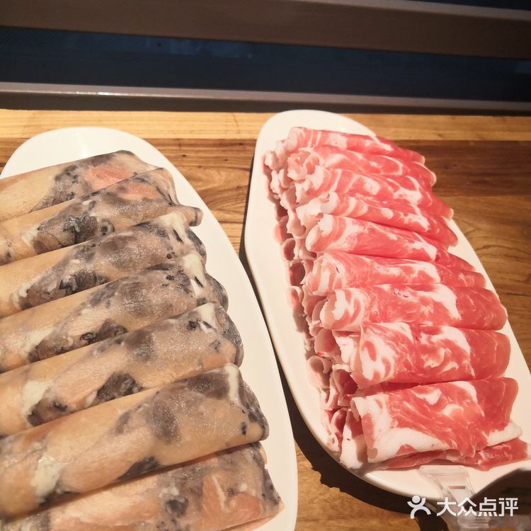 提个意见，菜品与其他火锅店比还是少了一些