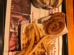 -The Habit Burger Grill 哈比特汉堡(复兴soho店)