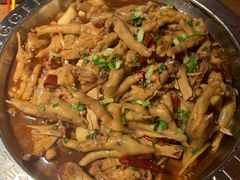鸡爪煲-胖哥俩肉蟹煲(湖滨银泰in77店)