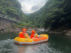 -安吉龙王山峡谷漂流