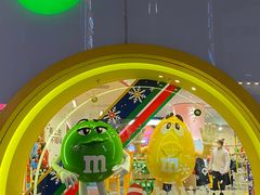 -m豆巧克力世界(上海世茂广场店)