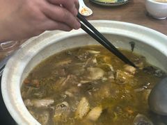 -杨记山珍鸡煲菌汤锅