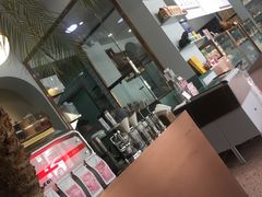 大堂-WHEN PIGS FLY当猪飞
