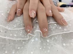 -小羽毛美甲美睫