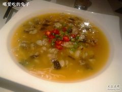 酸汤牛蛙-莲餐厅·湖北菜·藕汤是头牌(愚园路店)
