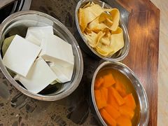-黄利砖万峰林布依特色酸笋牛肉馆
