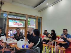 -Bánh Mì Huynh Hoa