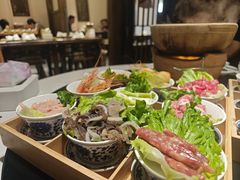 -聚汇三少·龙虾·中餐厅(莫邪路新天地店)