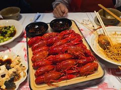 -肥肥虾庄·金牌油焖大虾(汉街SKP店)