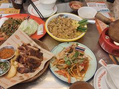 -小小集渔·泰式大排档(太古里香槟店)
