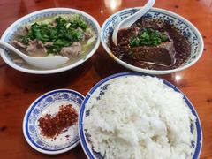 -杨三孃跷脚牛肉(西外棕榈岛店)