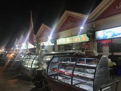 -布尔津河堤夜市