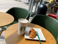 靠窗位-星巴克(大连瓦房店世纪广场店)