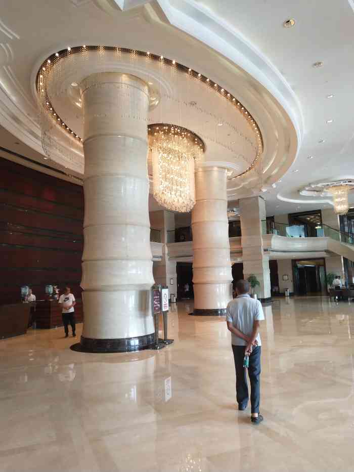 瑞高酒店-"味道还不错,虾子好吃,环境也很好."-大众点评移动版