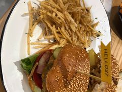 -HELLO 27 意面·沙拉·帕尼尼