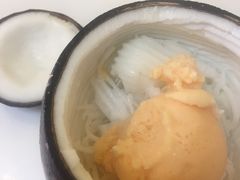-志龙皇冠吃货椰子铺
