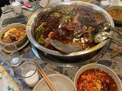 -肖肖酸萝卜鱼火锅(总店)