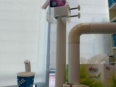 -瑞尔齿科(南京东路名人诊所)