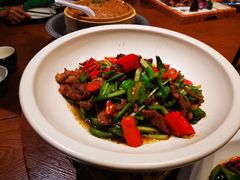 -老滇山寨•云南特色菜•地方菜•民族风情歌舞表演(金碧店)