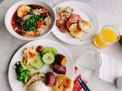 -芭黎人江景轻奢酒店(告庄西双景星光夜市店)