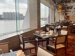 靠窗位-白天鹅宾馆·流浮阁咖啡厅