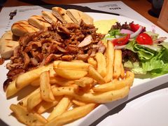 猪肉烤肉盘-HELLO MUSAE 拾光缪斯餐厅·纯正希腊风味(苏州中心店)