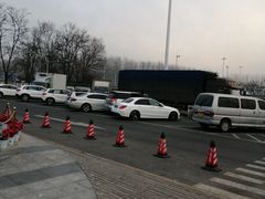 -窦店服务区-停车场