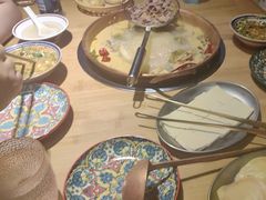 -洱火云南酸菜牛肉火锅(石景山当代商城店)