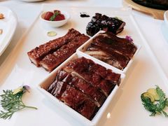 脆皮BB猪拼黑叉烧脆叉烧三拼-炳胜品味(海印总店)