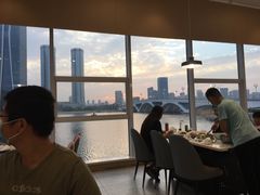 靠窗位-前王院•巧克力海鲜市集餐厅(万平口店)