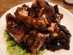 特色酱猪蹄-永红源啤酒·烧烤·海鲜·大排档(青特城店)