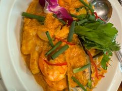 -Chom Cafe and Restaurant