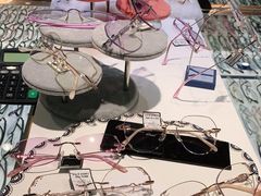 -宏宇眼镜蔡司依视路折扣店(兆佳眼镜城店)