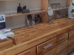 -豪门视光·星趣控·蔡司依视路眼镜代理商(中央大街店)