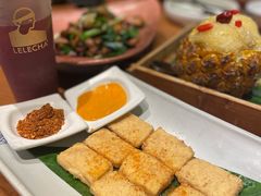 香煎石屏豆腐-云海肴·汽锅鸡·云南代表菜(天山百盛优客店)