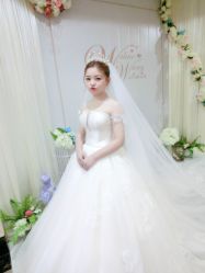 -艾米丽婚纱礼服