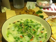-胡桃里音乐餐厅(陶溪川店)(川湘赣菜·世界百大酒庄直供红酒·音乐表演)