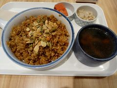 爱马仕炒饭-轻蔬不用等·素食(江苏路店)