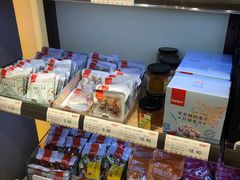 零售区-良品铺子(宝安天虹购物中心店)