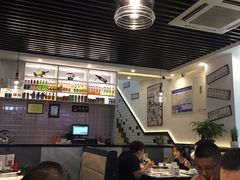 大堂-三不牛腩(宾虹路店)