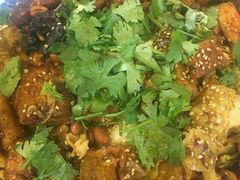 -愉肴麻辣香锅(中北镇店)
