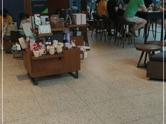 大堂-星巴克(凯德晶萃店)