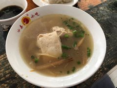 烫嘴豆腐汤-阿狗烧麦(交通局店)