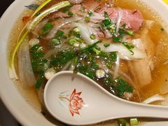 火车头-大头虾越式风味餐厅(光明广场店)