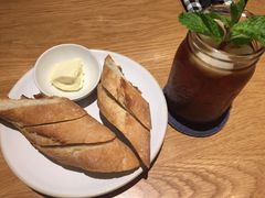 -ROAST coffee & eatery